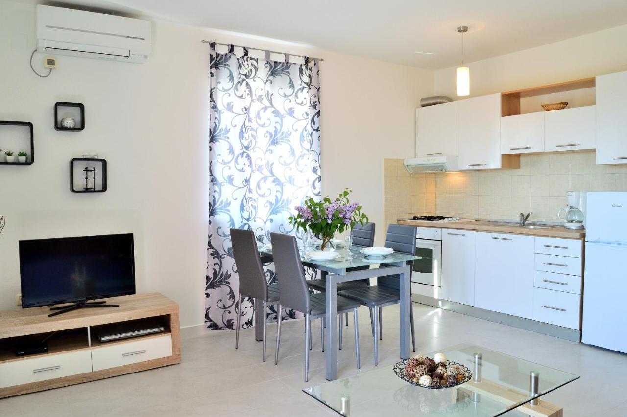Apartment Domus Lauri Umag Exterior foto